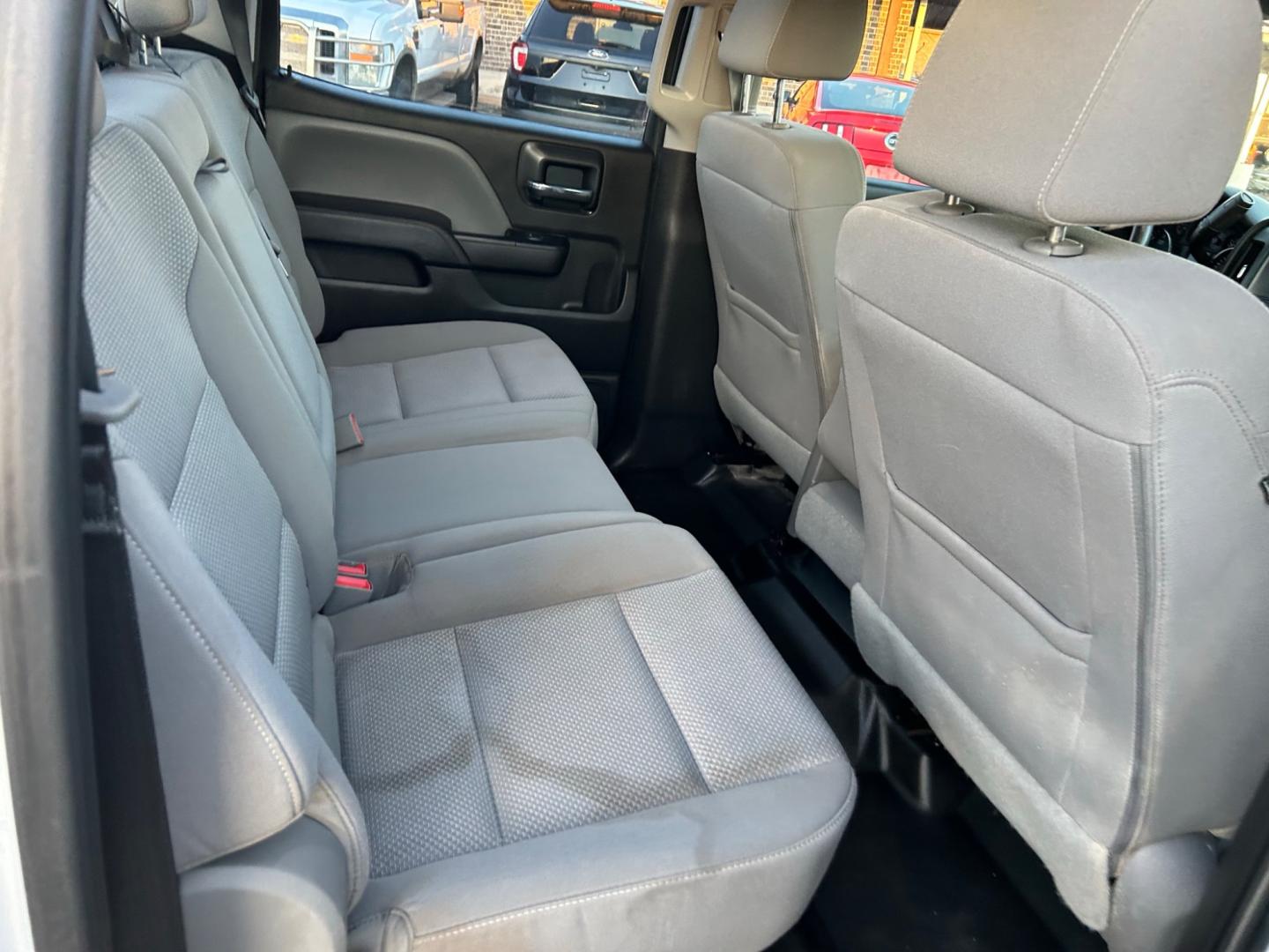 2018 White Chevrolet Silverado 1500 LS Crew Cab Long Box 2WD (3GCPCNEH3JG) with an 4.3L V6 OHV 12V engine, 6A transmission, located at 1687 Business 35 S, New Braunfels, TX, 78130, (830) 625-7159, 29.655487, -98.051491 - Photo#3